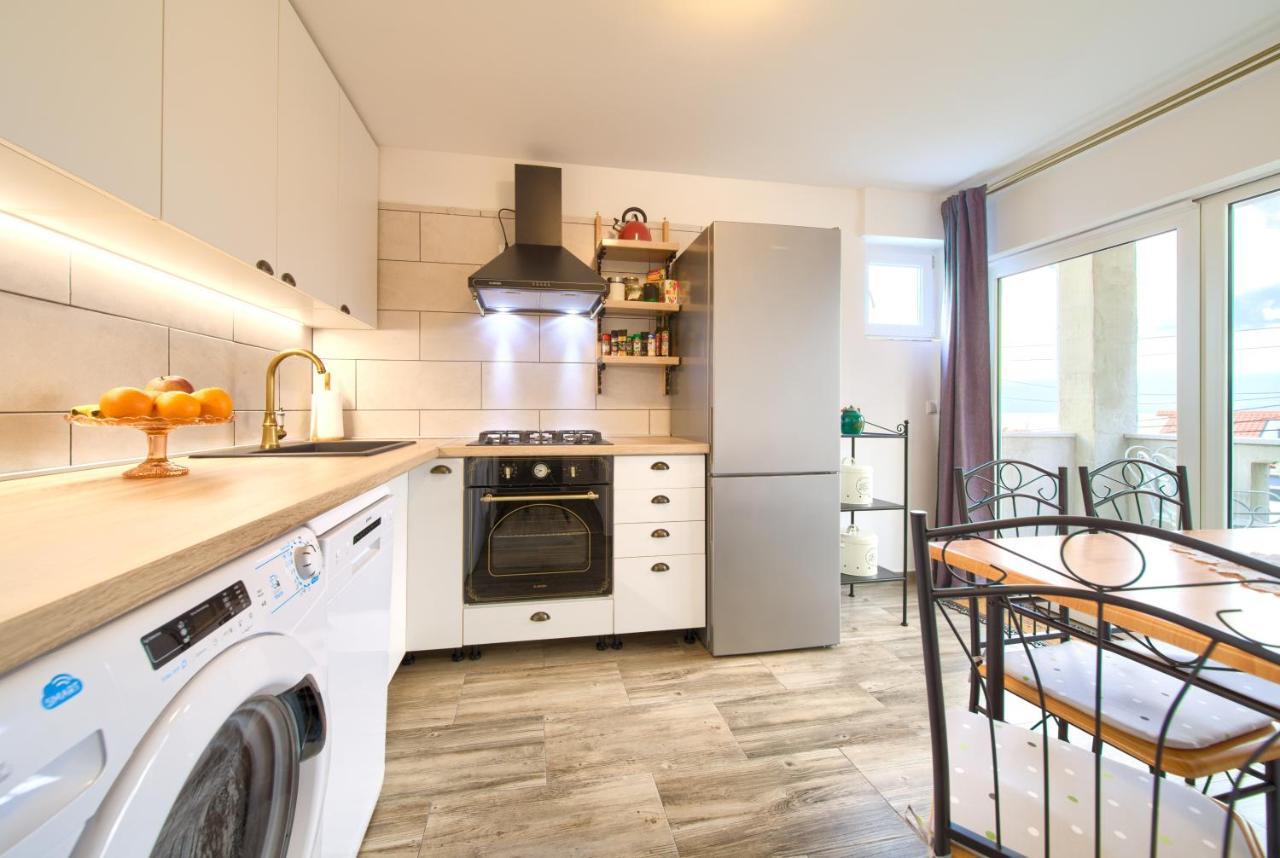 Retro Apartment Vrbnik  Extérieur photo